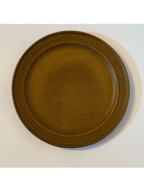 BENNINGTON POTTERS VINTAGE SALAD LUNCHEON PLATE TAWNY SIGNED 2303 JB DISCONTINUE